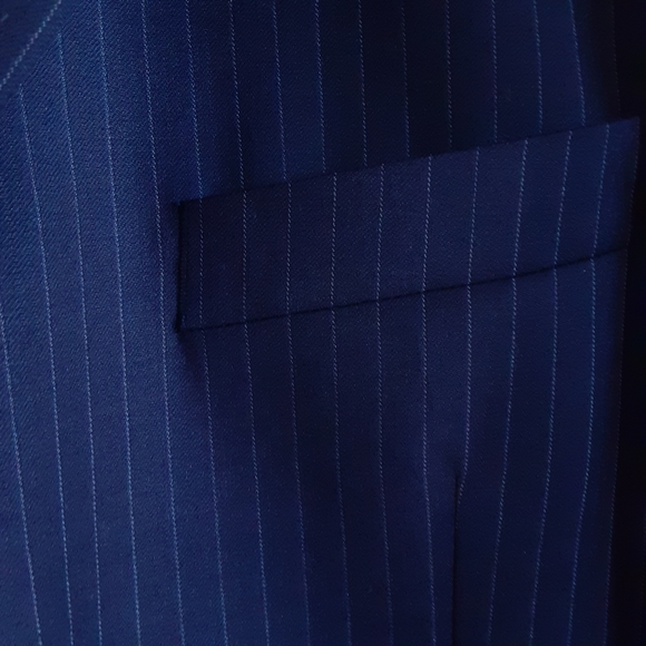 LINEAGE,2 PIECE, Super 120's Merino Wool, Chalk Striped Suit - Picture 12 of 16